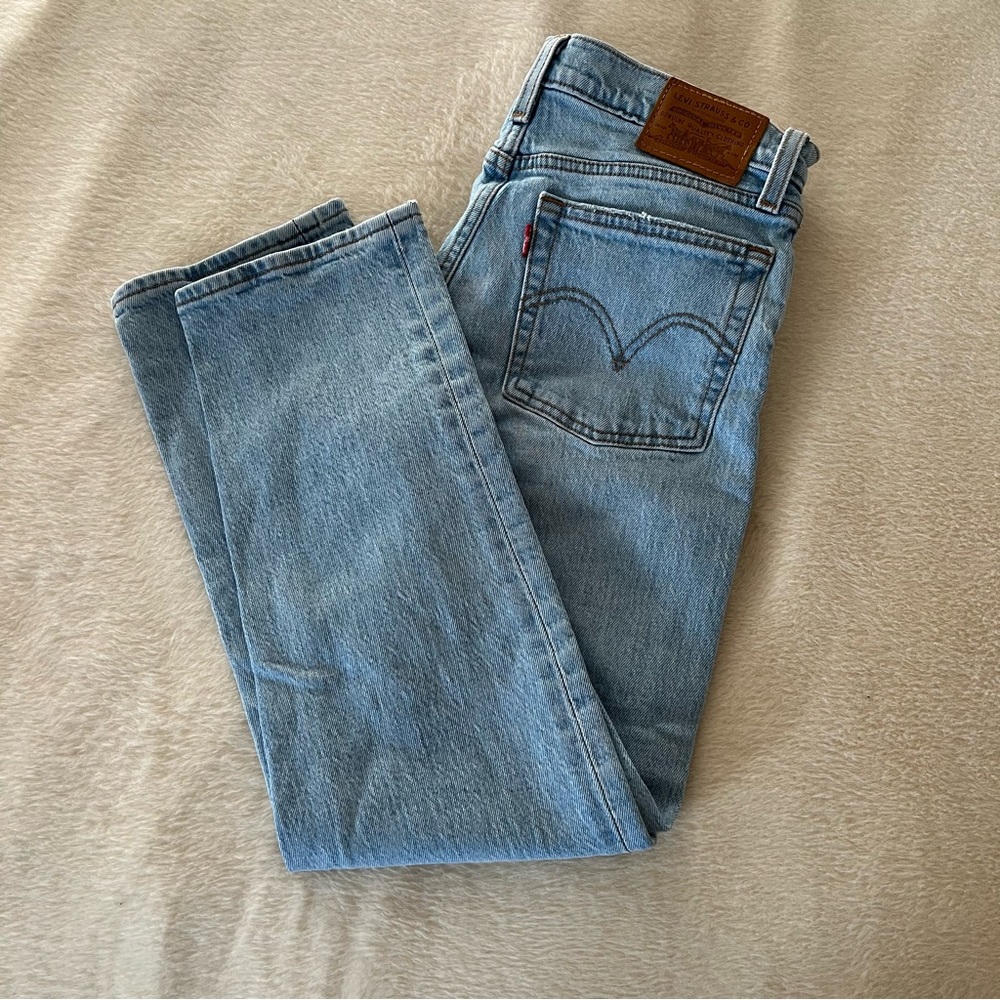 Levi’s Wedgie Straight High Rise